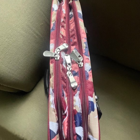 Samantha Brown Carry All Travel Bag BURGUNDY GEO CAMO nwt - Picture 7 of 12